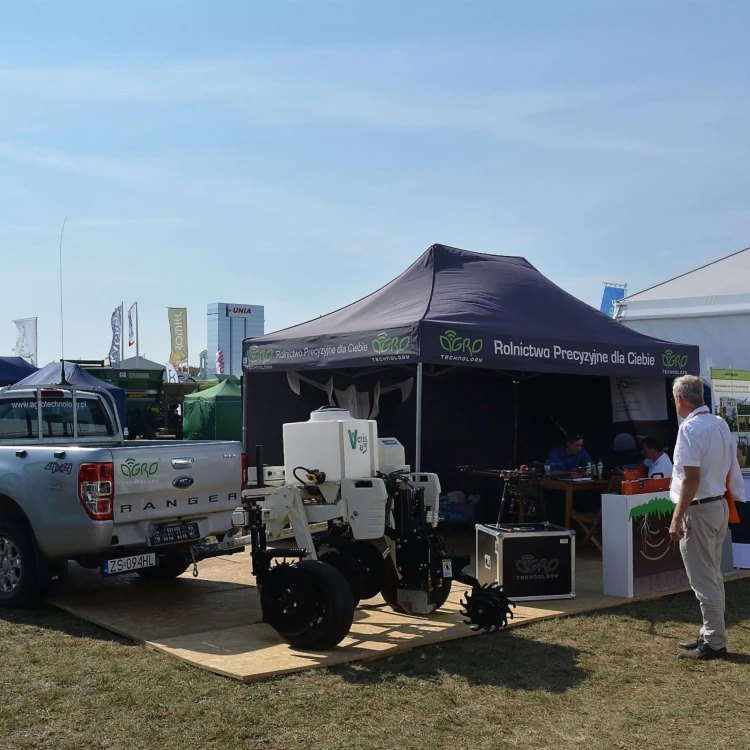 Namiot reklamowy 3x4,5 z nadrukiem na falbanach Rolnictwo Precyzyjne, 3 ściany bez nadruku