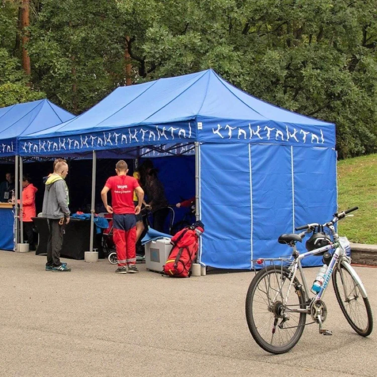 Namiot reklamowy 3x6 z nadrukiem na falbanach