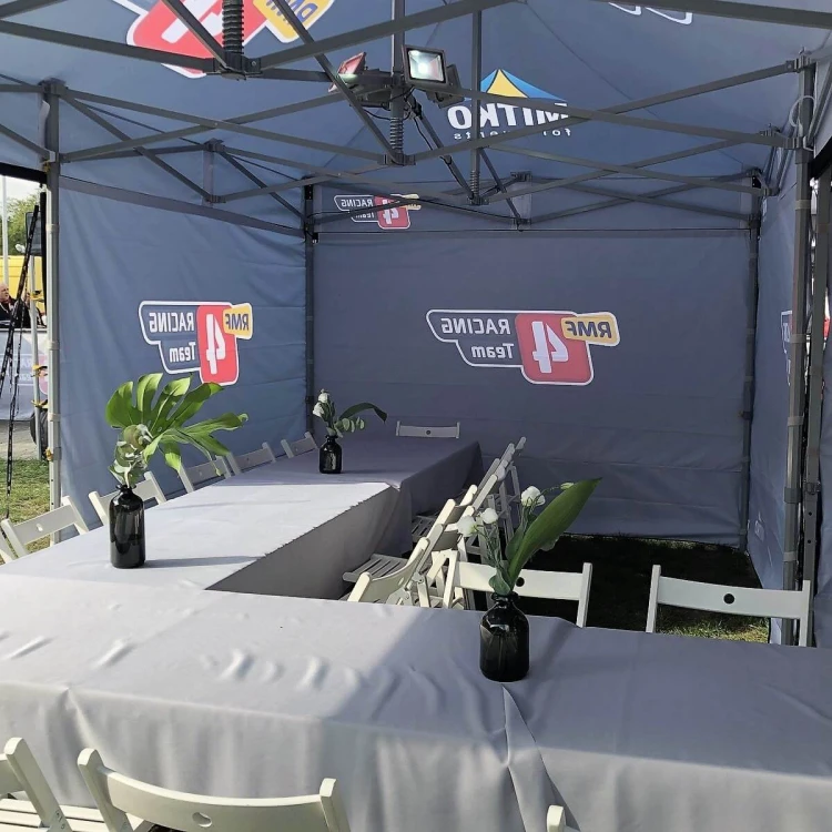 Wnętrze namiotu reklamowego 3x6