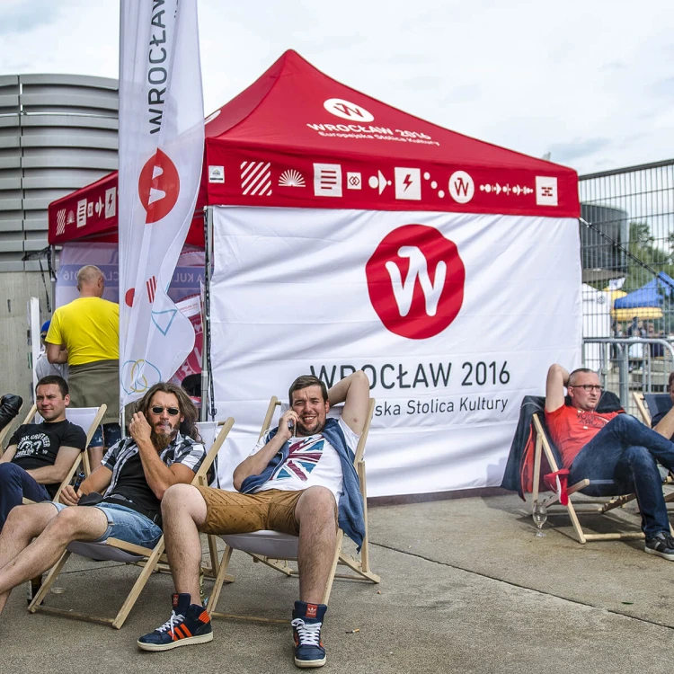 Namiot reklamowy ekspresowy 3x3 m z 100% nadrukiem + 3 ściany