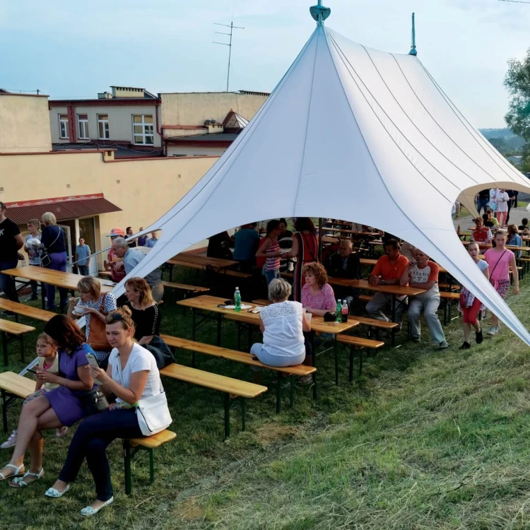 lawostoly-eventowe-namiot-gwiazda.jpg
