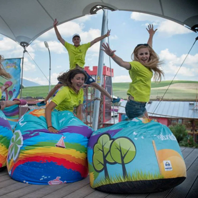 Pufa z kolorowym nadrukiem dziecięcym