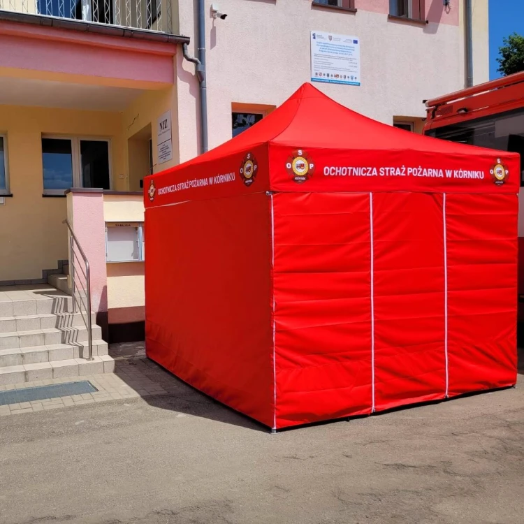namiot-reklamowy-3x3-z-nadrukiem-na-falbanach-osp.jpg