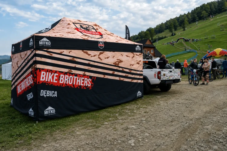 namiot-reklamowy-3x45-z-nadrukiem-bike-brothers.webp