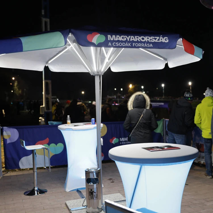 Parasol reklamowy LED z dowolnym nadrukiem