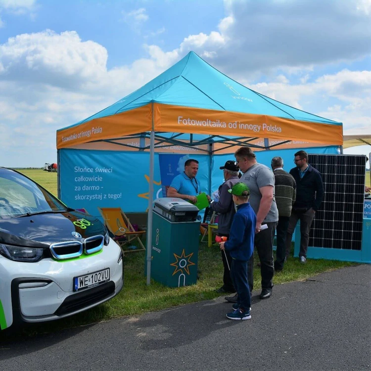 Namiot reklamowy 4x4 z nadrukiem Innogy