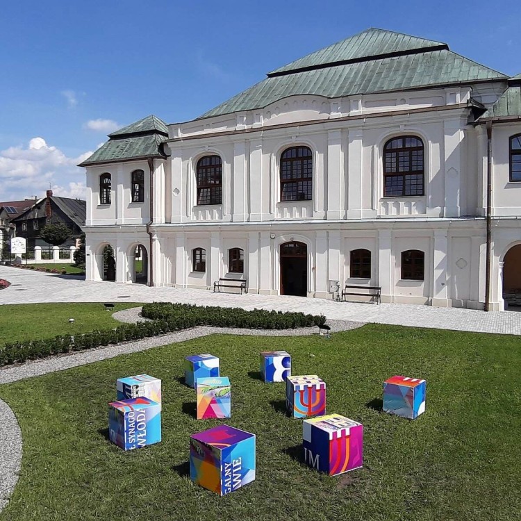 kostki-reklamowe-muzeum.jpg